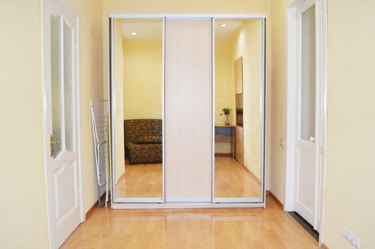 Owl Home Odessa Cozy Spacious Apartment In A Quiet Center Between Deribasovskaya And Privoz Esterno foto